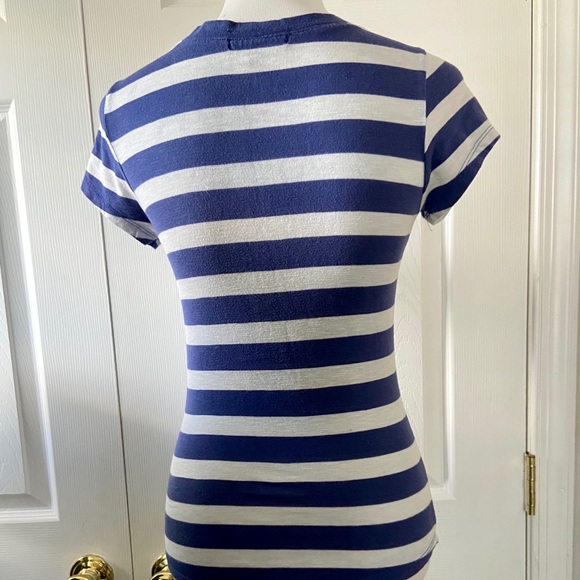 2 look amazing blue striped T-shirt - Picture 2 of 4